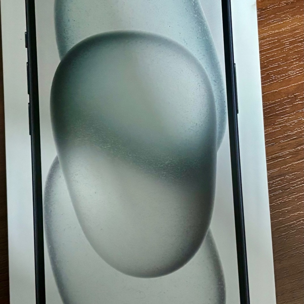 iPhone 15 Box